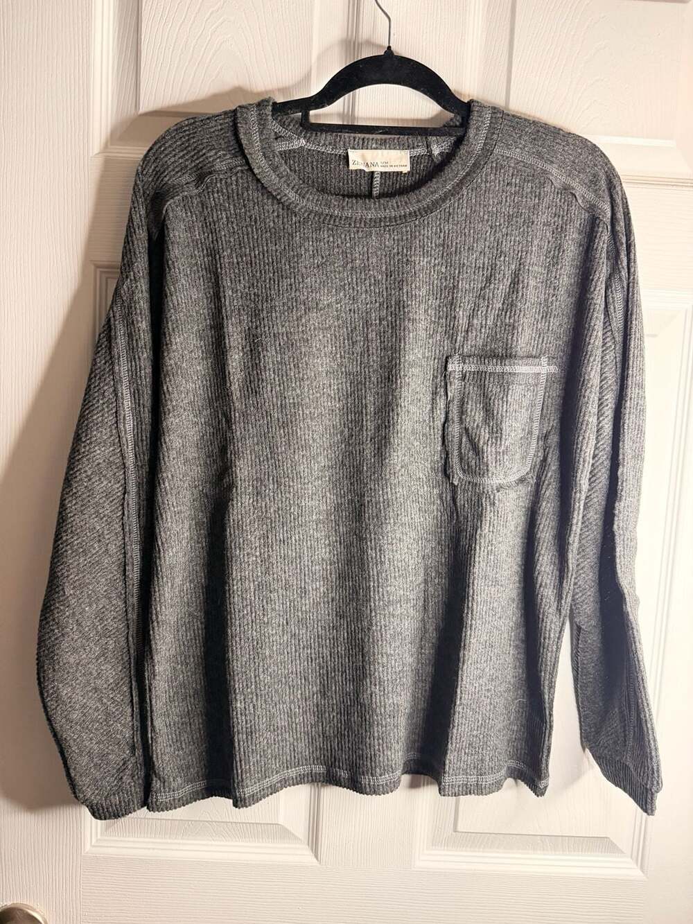 Zenana Long Sleeve Top Size S/M Gray Brushed Hacci Pocket